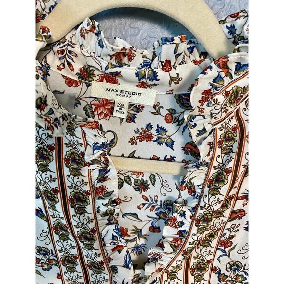 Max Studio Woman White Floral V-Neck Short Sleeve Blouse Women's Size XS - Picture 3 of 7